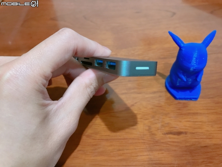 「開箱圖多」HyperDrive Thunderbolt 3 USB-C HUB for MacBook Pro