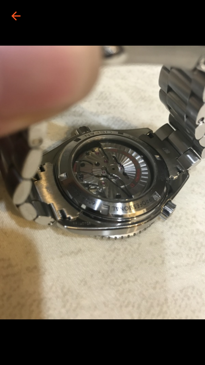 想求驗一下賣家這隻錶，但是只有兩張圖><