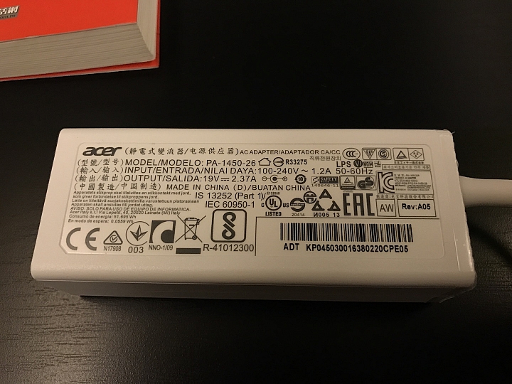 [開箱分享] 40 週年版 ACER Aspire V3-372-714K