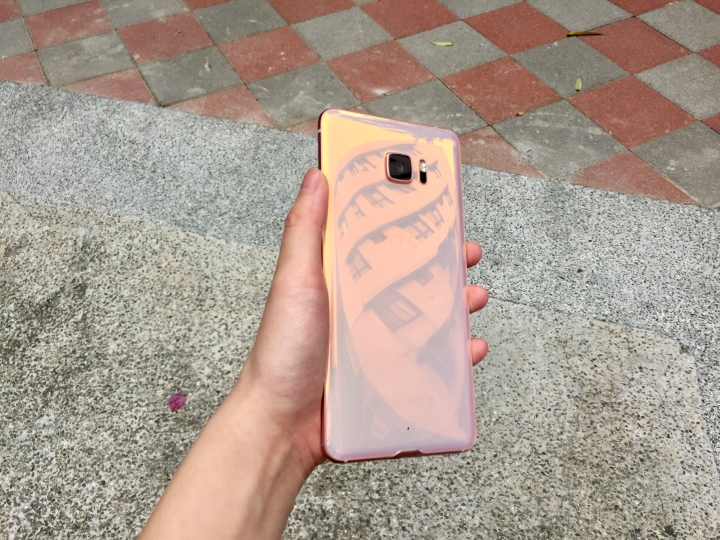 HTC U Ultra彩妝粉簡易開箱（圖多）