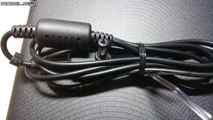 [開箱]ES1-332-C8KM簡單開箱