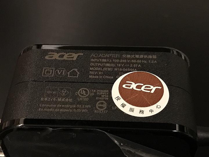 [開箱分享] 40 週年版 ACER Aspire V3-372-714K