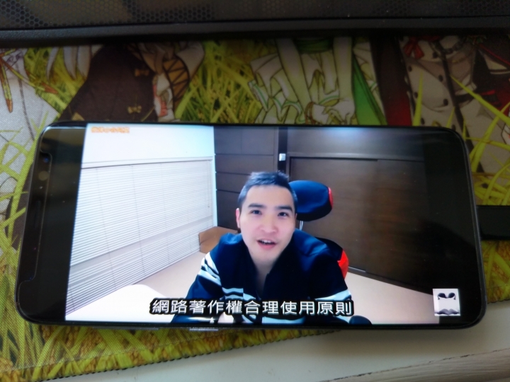 S8紫灰開箱測試 - 與HTC U Ultra比較 : 螢幕、拍照、效能、操作等詳測心得(5/1更新訊號、網速和影片測試)