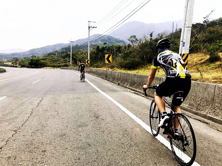 xds  X-B67 喜德盛碳纖維車架 & 自組公路車感想