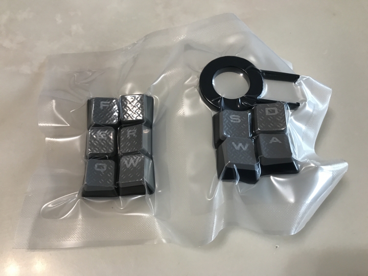 [開箱] 海盜船 K70 LUX RGB 機械式鍵盤 茶軸