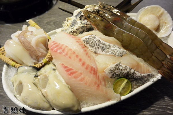 必吃!南投埔里不靠海【日高鍋物】的超肥美"海鮮鍋物""伊比利豬肉火鍋"雙人海陸套餐