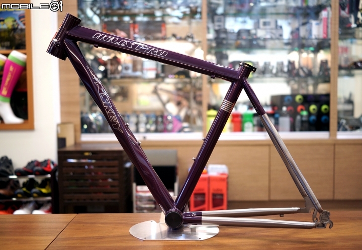 Lynskey Helix pro 鈦合金車架，烤漆板！