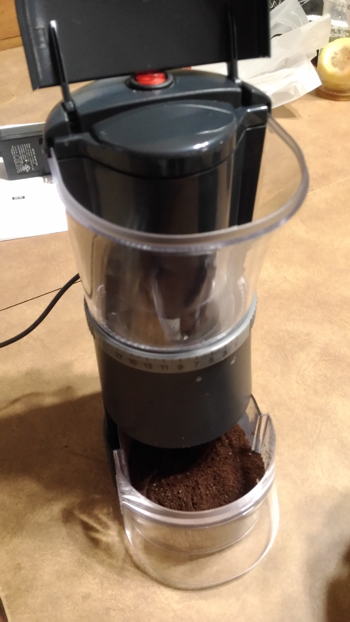 [開箱] CP值破表的醇鮮電動咖啡慢磨機