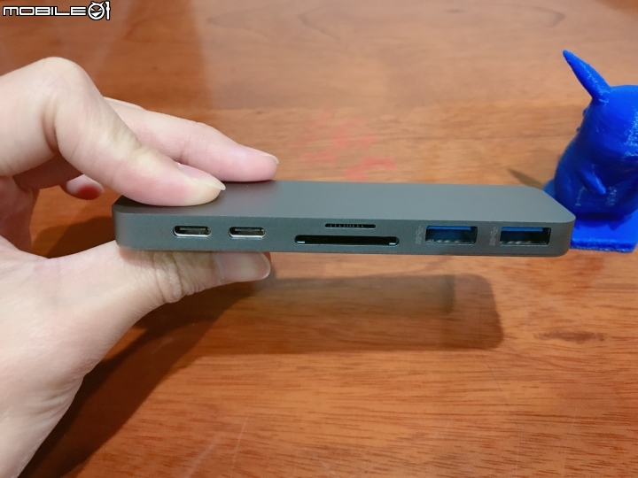 「開箱圖多」HyperDrive Thunderbolt 3 USB-C HUB for MacBook Pro