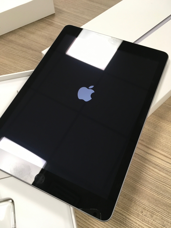 iPad 2017 太空灰開箱文