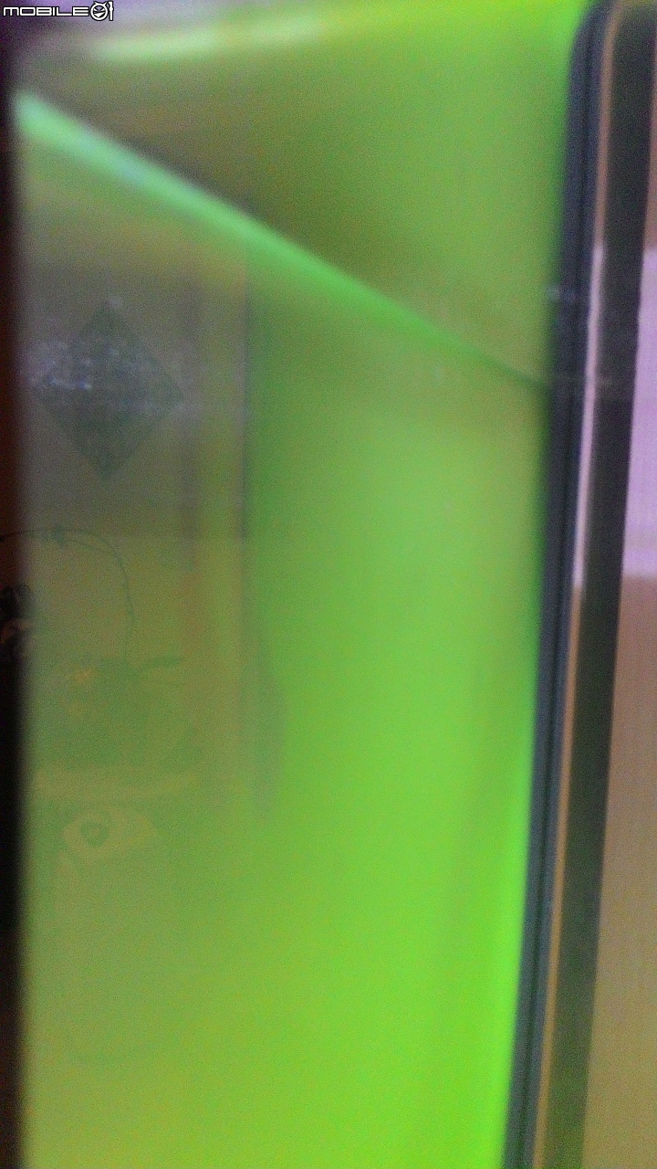 魚缸壁面上長滿綠色薄膜的問題