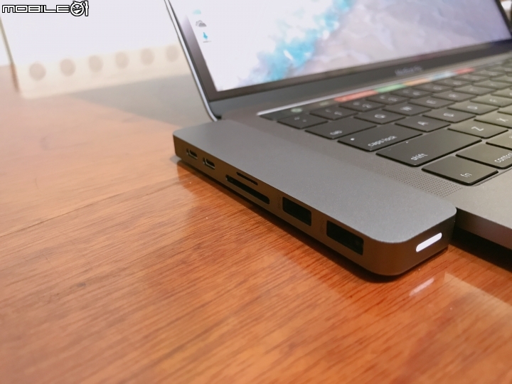 「開箱圖多」HyperDrive Thunderbolt 3 USB-C HUB for MacBook Pro
