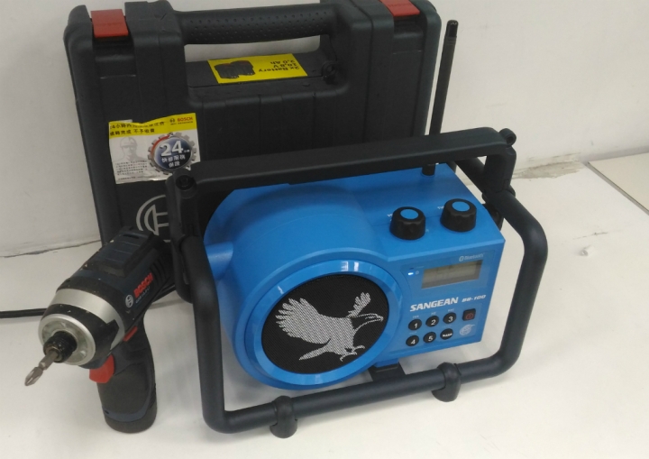 [開箱] SANGEAN 山進 BB-100 工廠工地用藍牙收音機