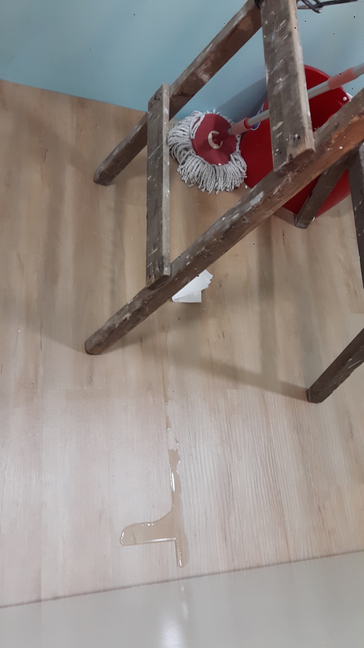 房屋漏水 跪求協助.....文長慎入