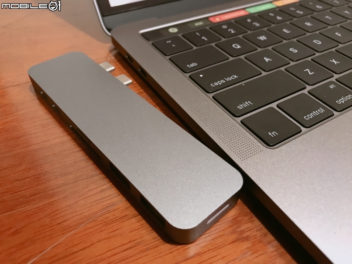 「開箱圖多」HyperDrive Thunderbolt 3 USB-C HUB for MacBook Pro