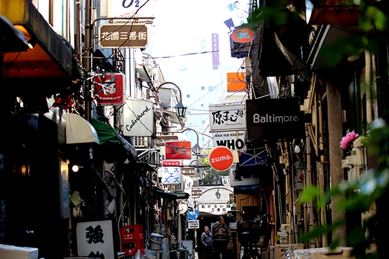 來「新宿黃金街」深度探索吧