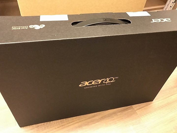 [開箱分享] 40 週年版 ACER Aspire V3-372-714K
