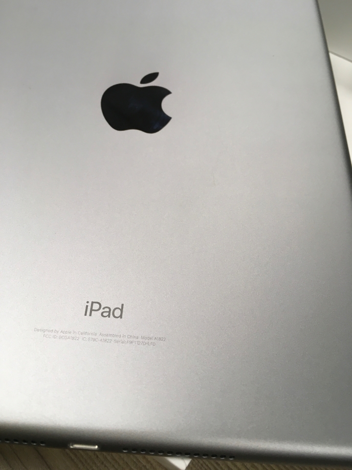 iPad 2017 太空灰開箱文