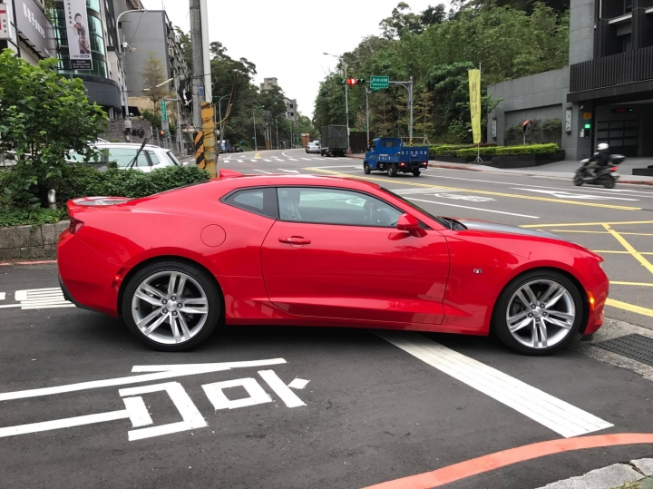 第六代CAMARO 來台開箱 還可以用carplay