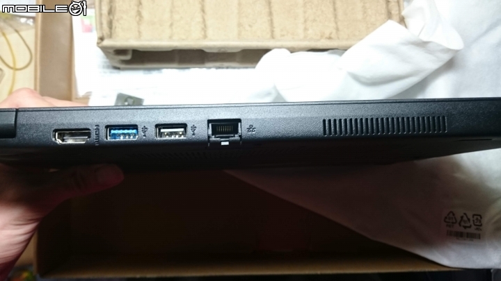 [開箱]ES1-332-C8KM簡單開箱