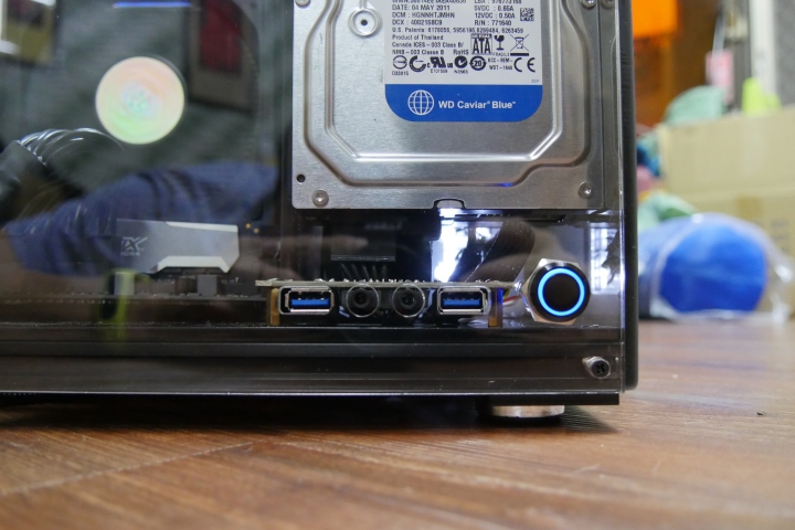 目前最小的ATX全透機殼GEEEK T810