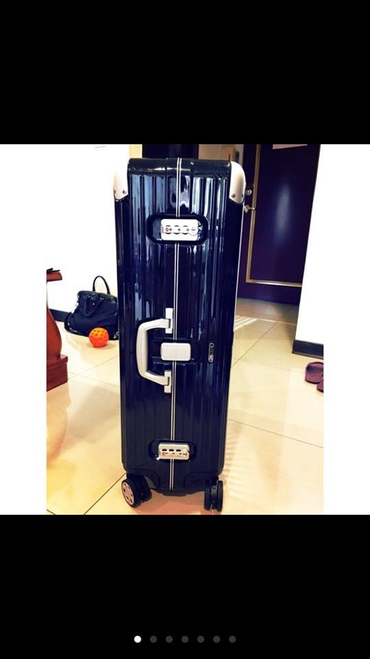 跪求各位大哥大姊幫我驗這行李箱昨天被騙訂金今天不想被騙正仿