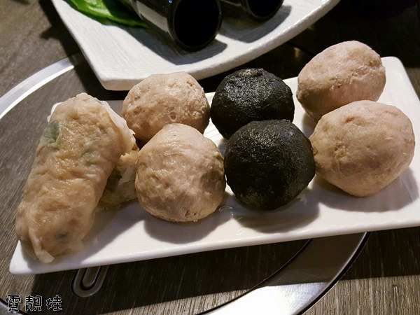 必吃!南投埔里不靠海【日高鍋物】的超肥美"海鮮鍋物""伊比利豬肉火鍋"雙人海陸套餐