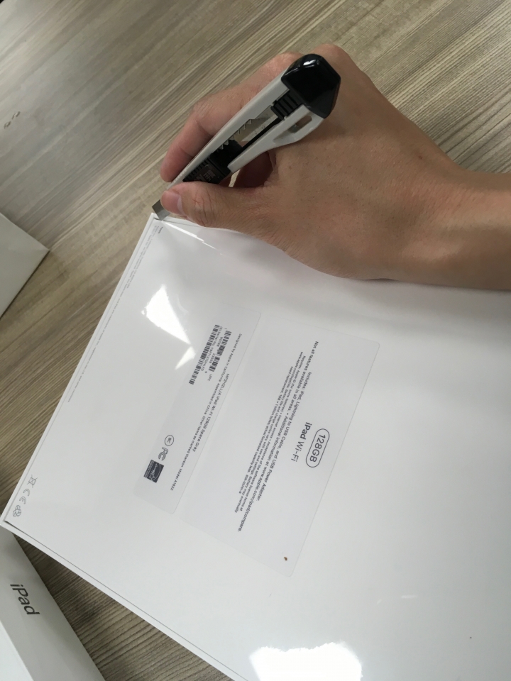 iPad 2017 太空灰開箱文