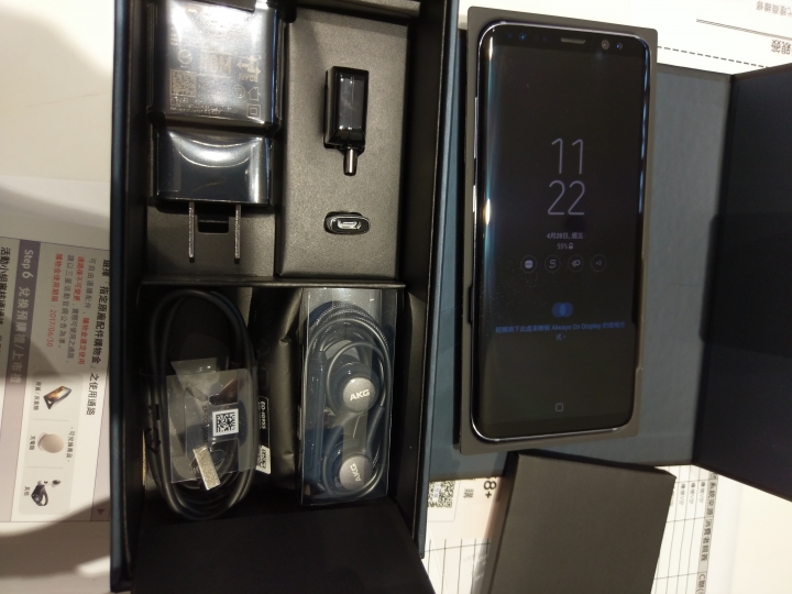 S8紫灰開箱測試 - 與HTC U Ultra比較 : 螢幕、拍照、效能、操作等詳測心得(5/1更新訊號、網速和影片測試)