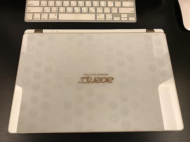 [開箱分享] 40 週年版 ACER Aspire V3-372-714K