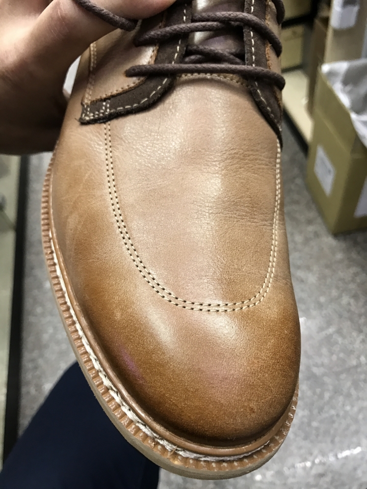 購物中心 買了Timberland  灰灰的