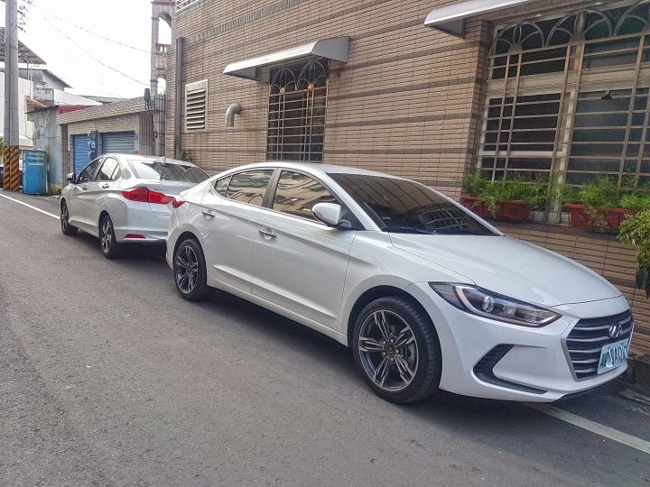Hyundai Super Elantra 1.6汽油 開箱(新增一年變化)