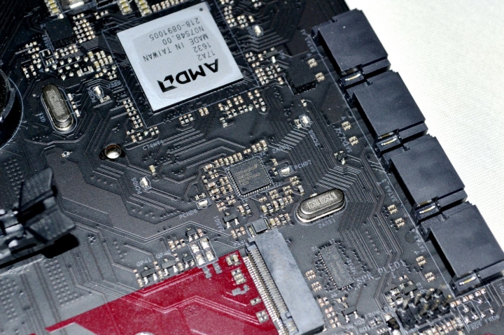 中階晶片組也能輕鬆超頻 ASROCK Fatal1ty AB350 Gaming K4 +Ryzen7 開箱簡測