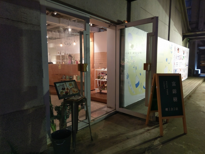 HTC U Ultra彩妝粉簡易開箱（圖多）