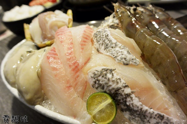 必吃!南投埔里不靠海【日高鍋物】的超肥美"海鮮鍋物""伊比利豬肉火鍋"雙人海陸套餐