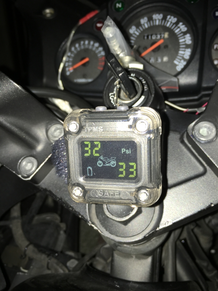 [開箱文]維迪歐SAFE TPMS-M1胎壓偵測器(不專業開箱)