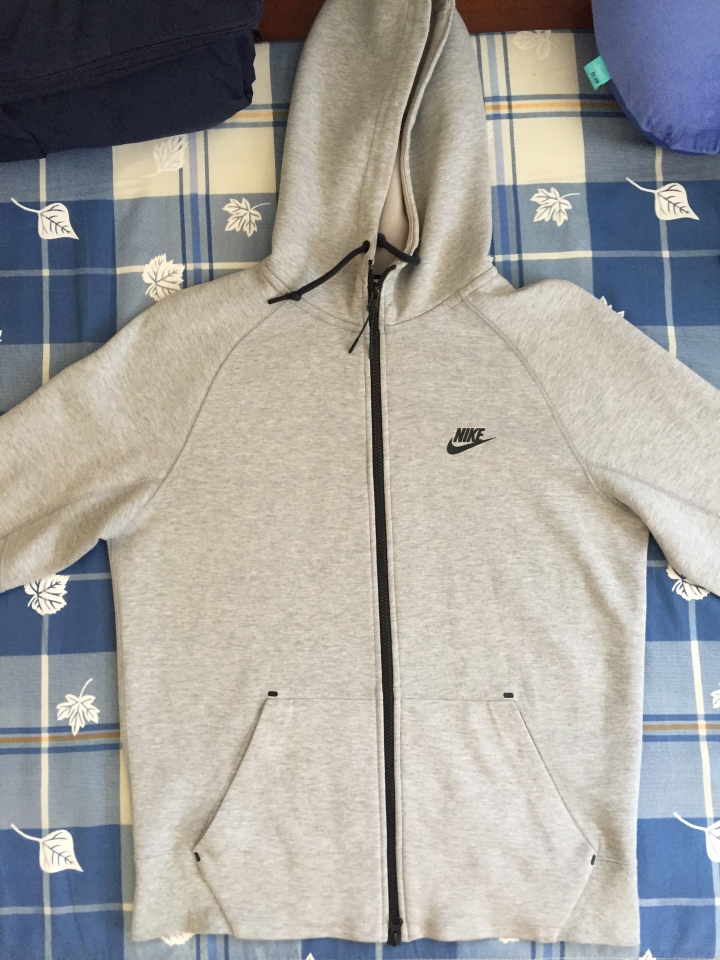 懇請各位大大幫驗Jordan與Nike tech fleece aw77灰棉外套
