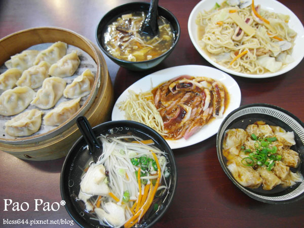 【台中】蒸餃子~餐點清爽不油膩~必吃五味小卷．紅油抄手