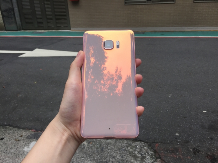 HTC U Ultra彩妝粉簡易開箱（圖多）