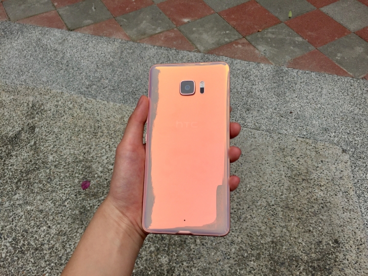 HTC U Ultra彩妝粉簡易開箱（圖多）