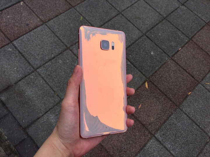 HTC U Ultra彩妝粉簡易開箱（圖多）