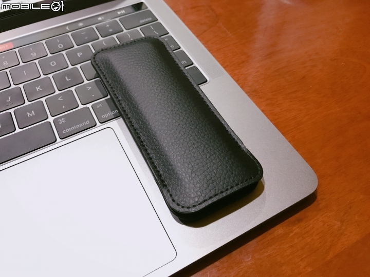 「開箱圖多」HyperDrive Thunderbolt 3 USB-C HUB for MacBook Pro