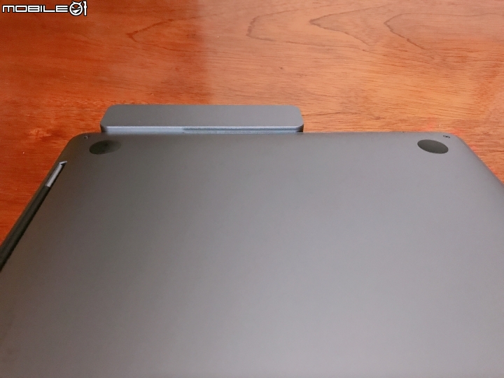 「開箱圖多」HyperDrive Thunderbolt 3 USB-C HUB for MacBook Pro