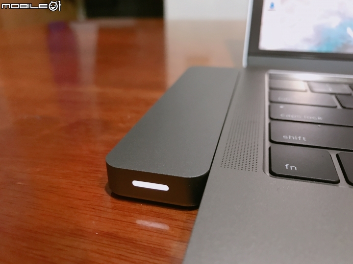「開箱圖多」HyperDrive Thunderbolt 3 USB-C HUB for MacBook Pro