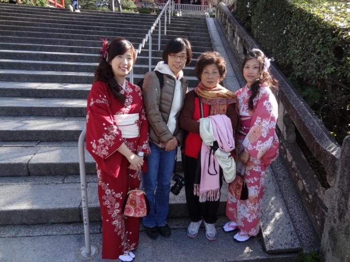 <日本>2011自私之日本行~清水寺岡本和服體驗、八坂神社、花見小路
