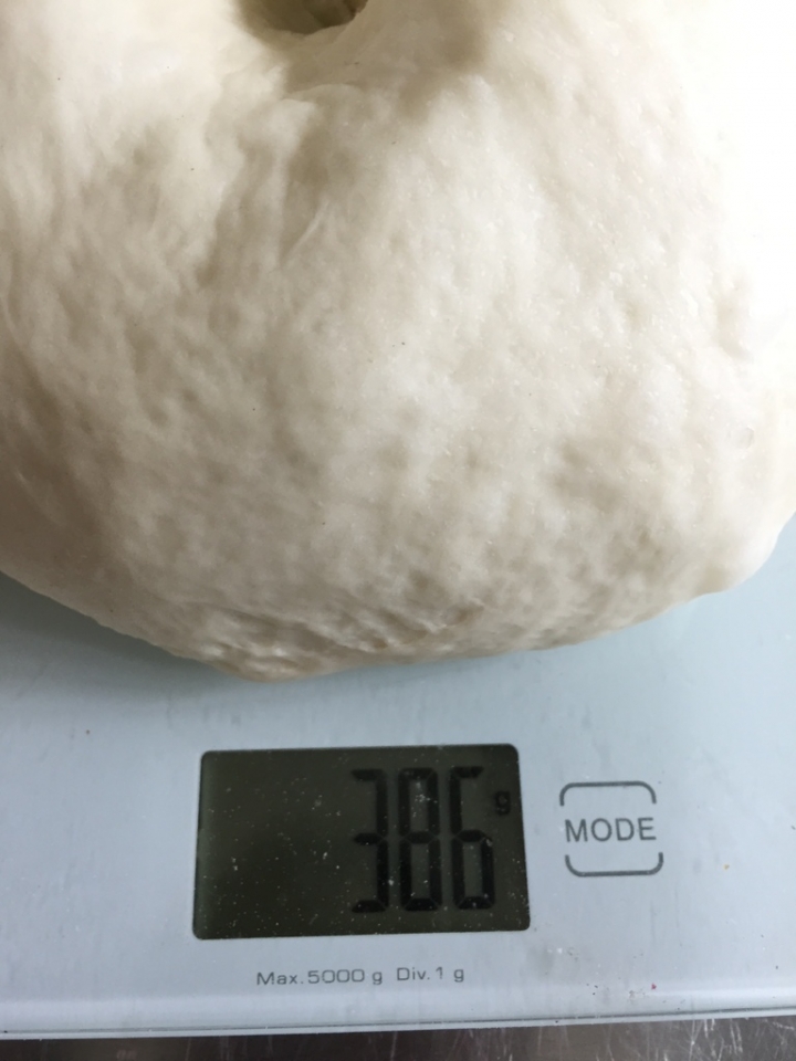 【食譜】第1堂課 不費力。兩味雙拼。手揉佛卡夏focaccia。