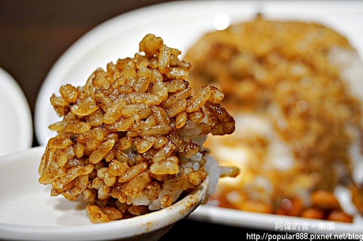 【台北車站】<了凡香港油雞飯‧麵 Hawker Chan Taiwan>百元米其林一星美食，新加坡海外首家分店，超平價超好吃！