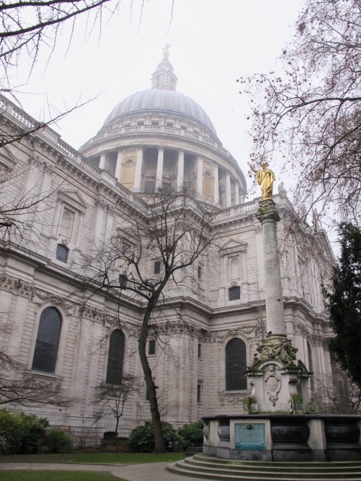 【London．走跳】初抵倫敦:迷霧漫遊泰唔士河畔_聖保羅教堂.千禧橋與倫敦塔橋