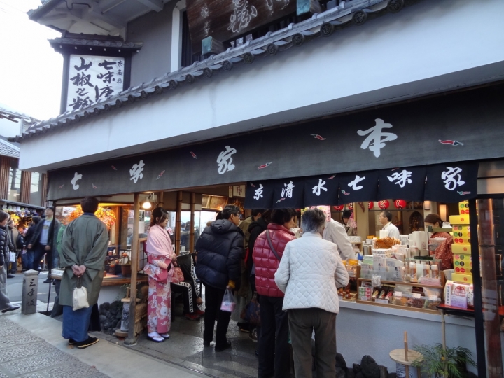 <日本>2011自私之日本行~清水寺岡本和服體驗、八坂神社、花見小路