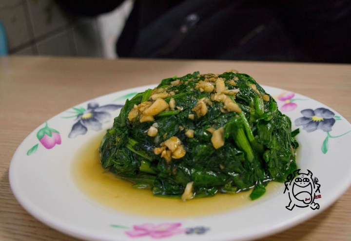 【吃】金鋒滷肉飯 ‧ 台北 ‧ 中正紀念堂周邊(南門市場) ‧ 台式小吃 ‧ 滷肉飯 ‧ 叱吒台北數十年老字號排隊名店!20170325